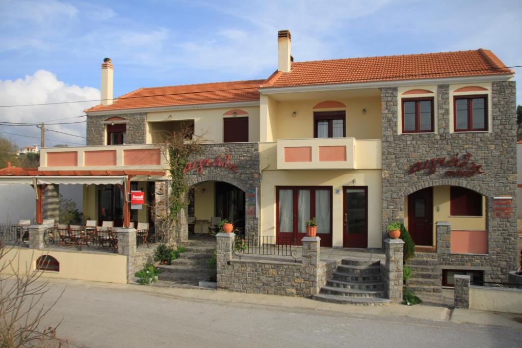 Aigiali Rooms — Hotel in Volissos