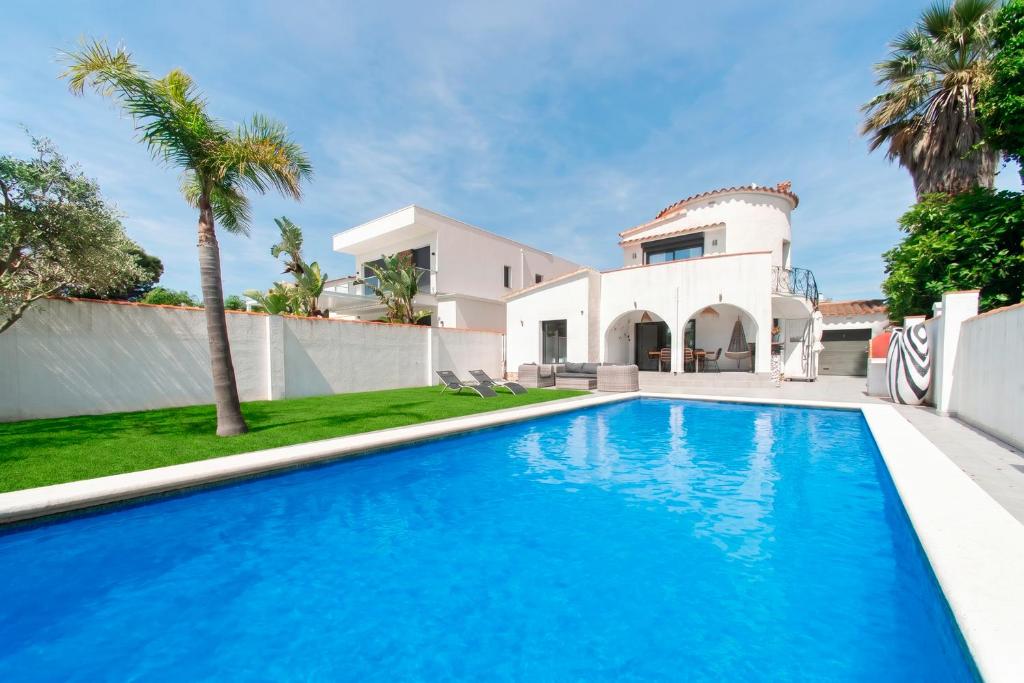 WELCS VILLA 378 EMP con piscina y jardin - 1