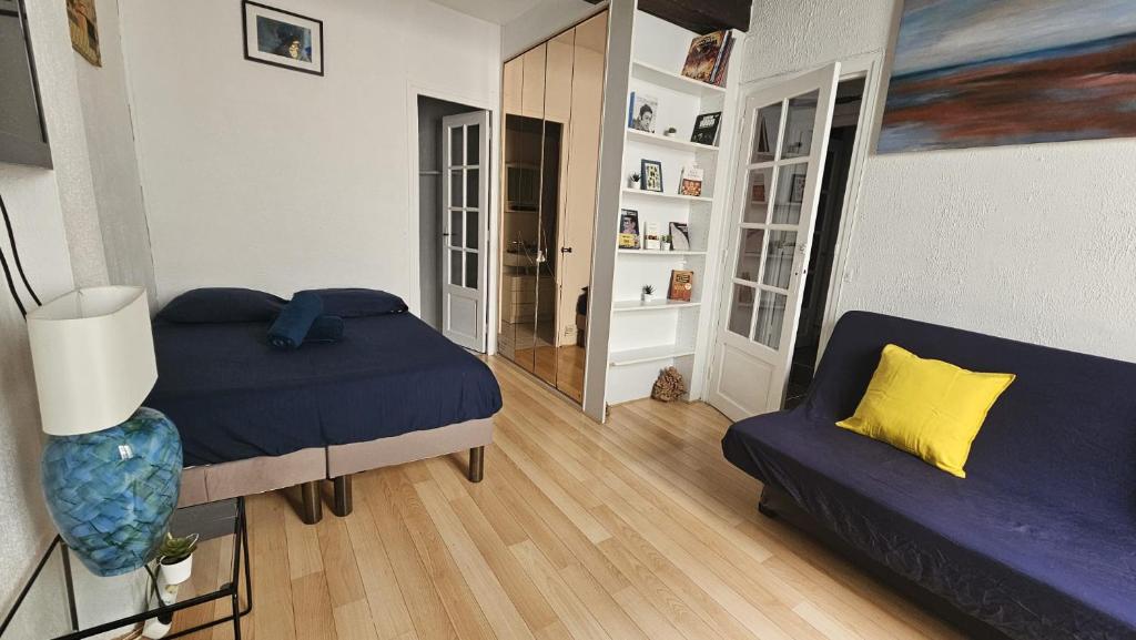 JOLI STUDIO RENOVE EN PLEIN COEUR DE L'ÂME De PARIS QUARTIER PANTHEON , NOTRE-DAME - 3