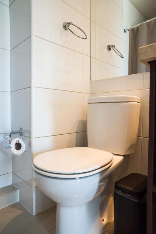 Stylish 2BR City Flat Modern Design and Comfort - 3