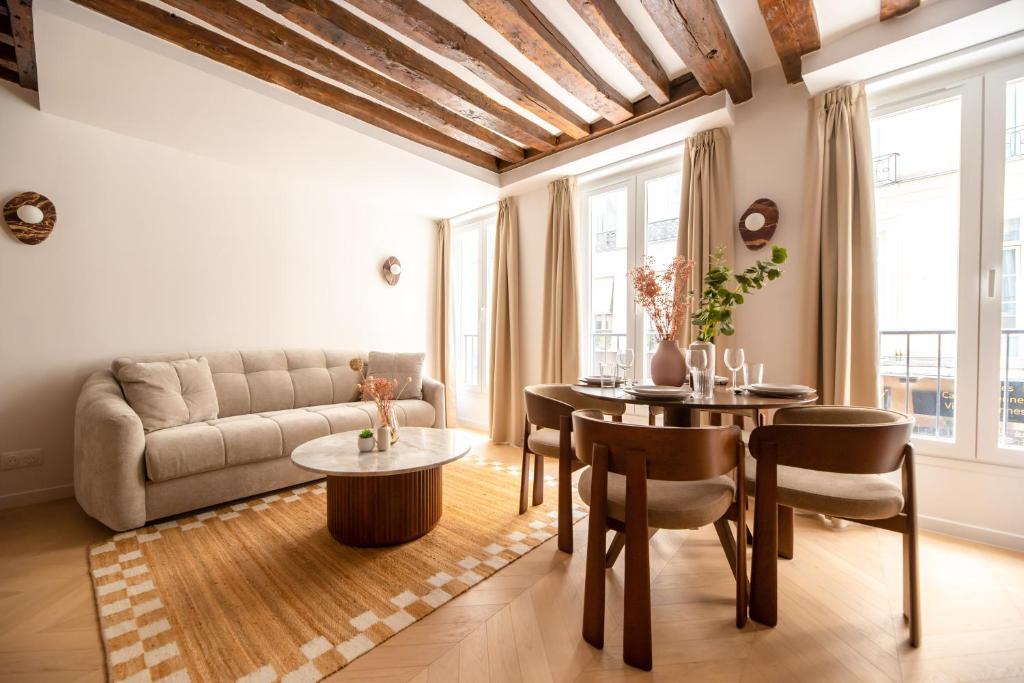 Chic Apartment in Paris Center - with AC - 1