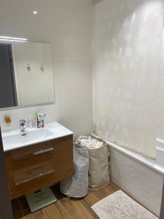 Une chambre calme dans mon appartement avec vue - 5