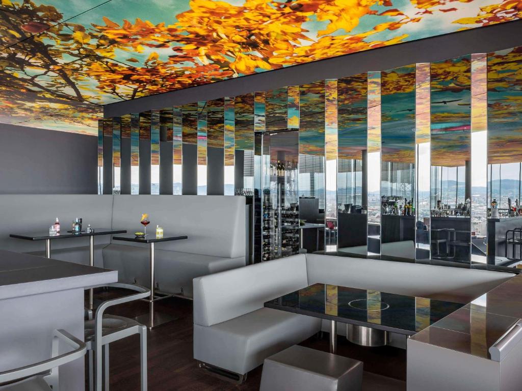 Bar/lounge
