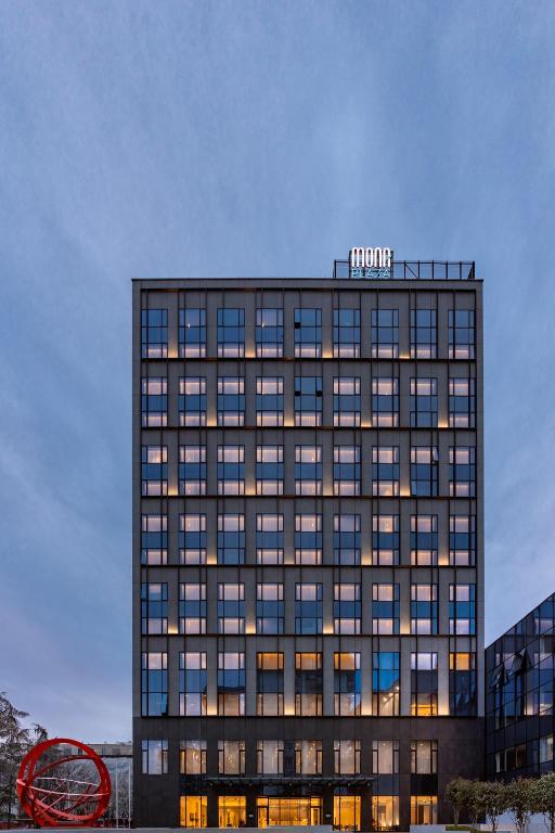 Hotel Mona Plaza - 1