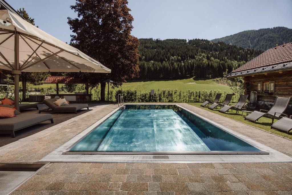 Hotel loj - our kind of place - 2