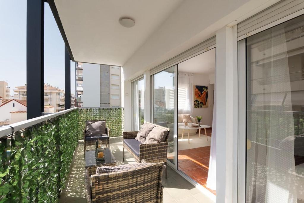 Oasis - Bright 2BR Apartment with Balcony Sitges - 3