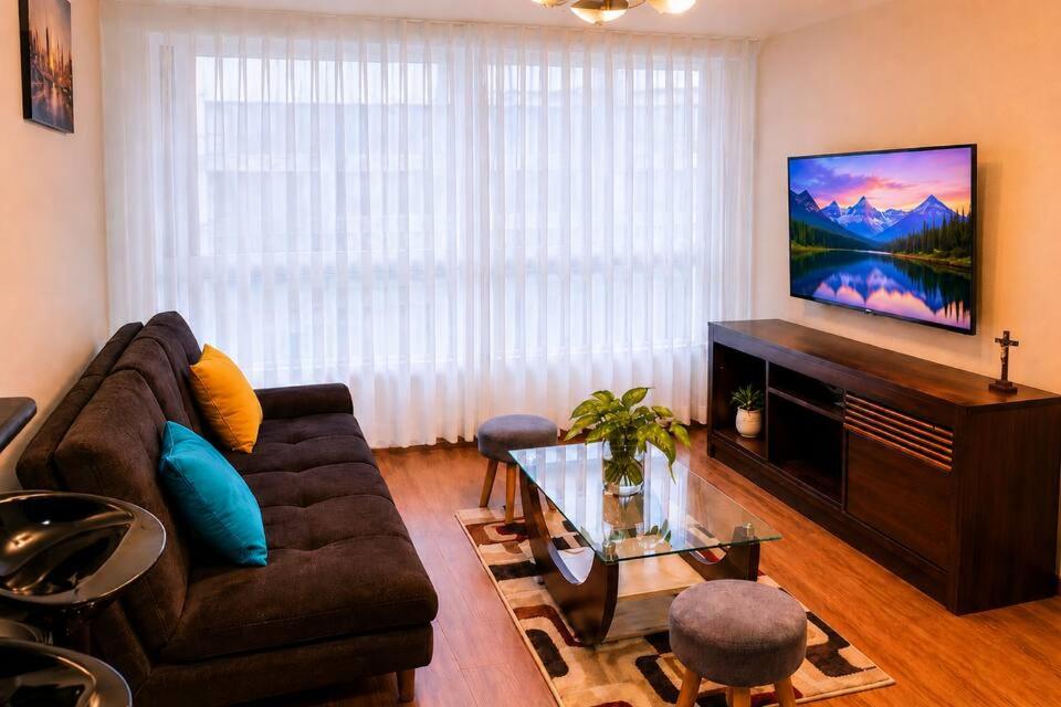 Modern & Comfortable near Town Lima - 1