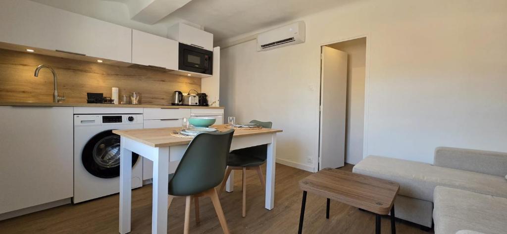 Renovate appartement, city center, AC - 2