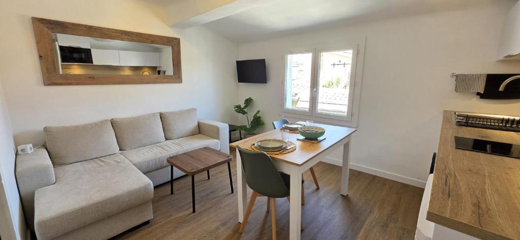 Renovate appartement, city center, AC - 1