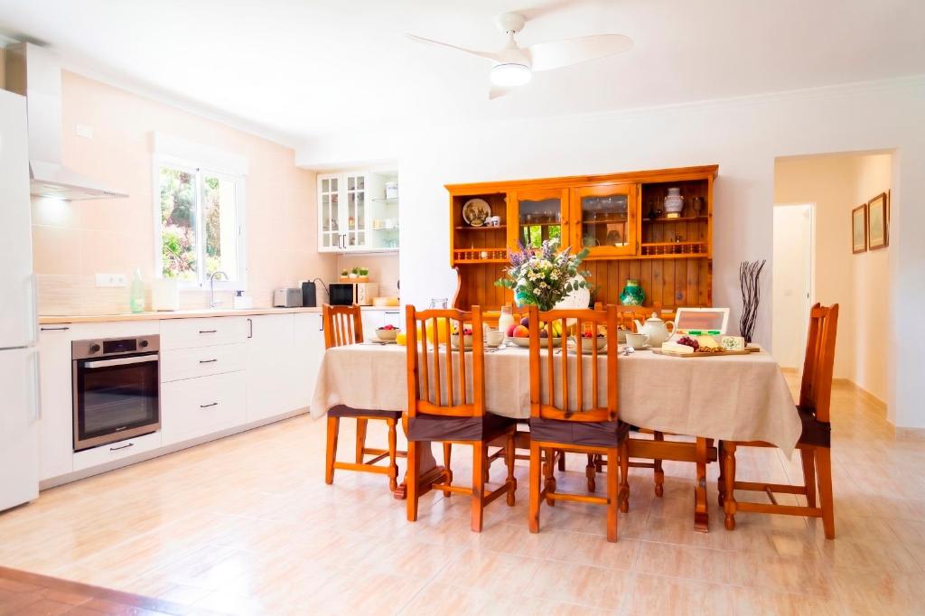 House with private pool and garden - 6pax - 5 min to the beach By Marina Alta Holidays - 5