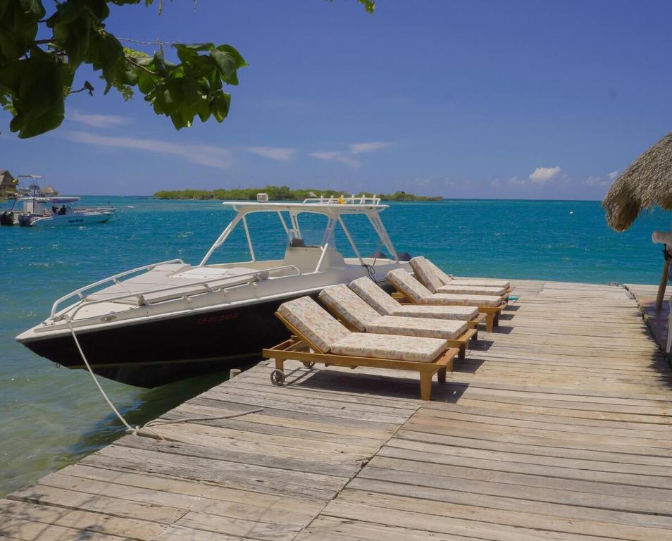 Vicky Island Beach House in the Rosario Islands - 4