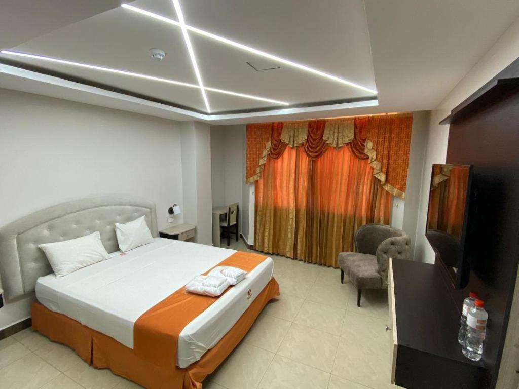 BRITNEY HOTEL Machala - 2