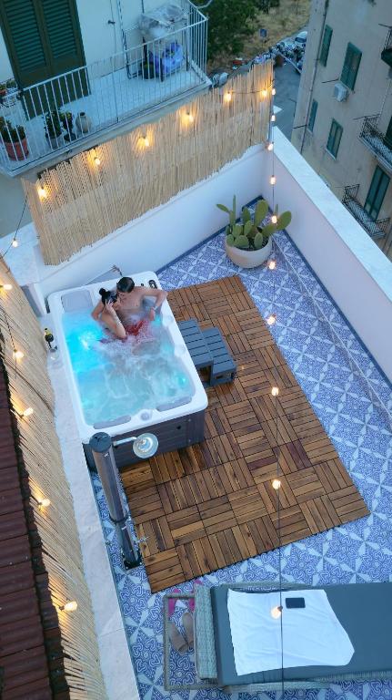 Zisa Top Romantic Terrace & Private outdoor Jacuzzi - 5