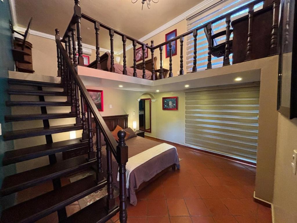 Colonial Mansion - Groups -Pool, Theater, Gym and more - 5