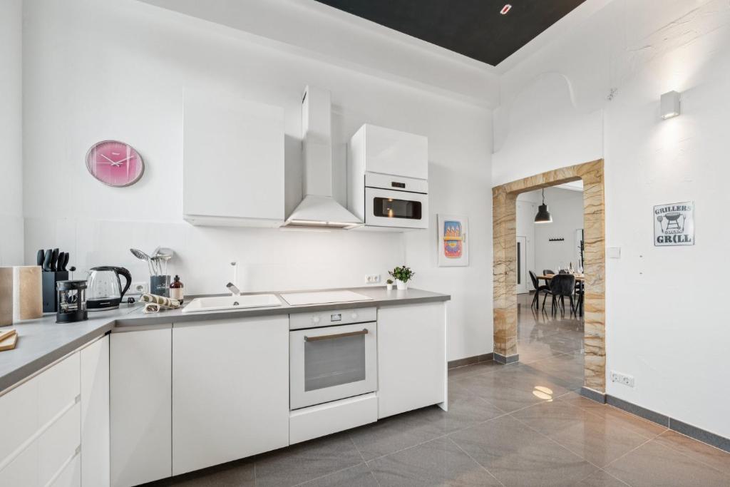Yello Homes - Lazy Loft - Airport & Messe - 8 Betten - 3 Schlafzimmer - 5