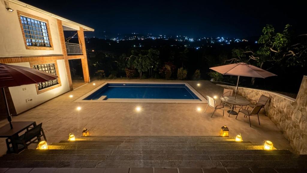 Esenza Pool nature and family stay - 5
