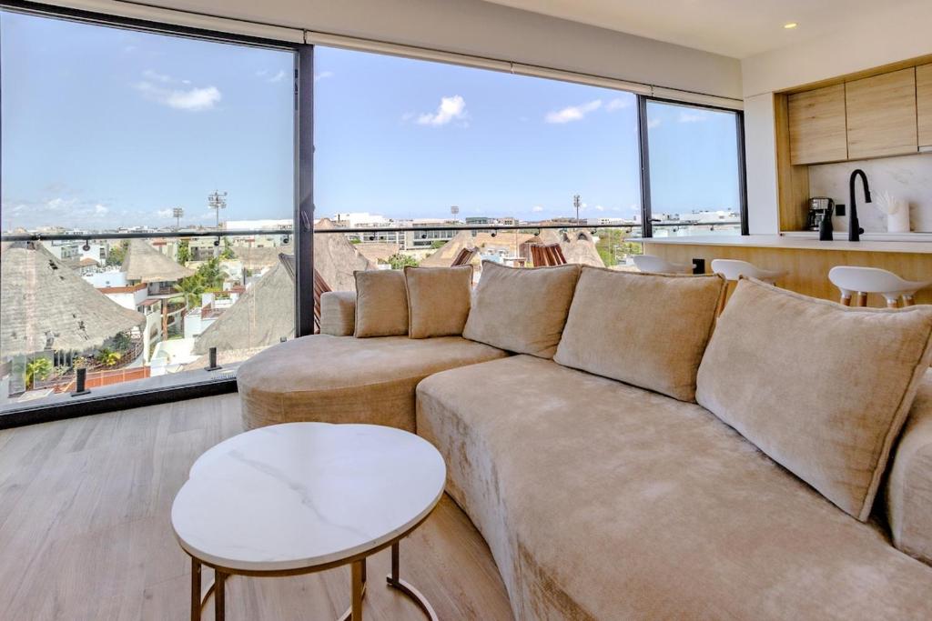 2BR Penthouse Private Rooftop Pool Near 5th Ave - 3