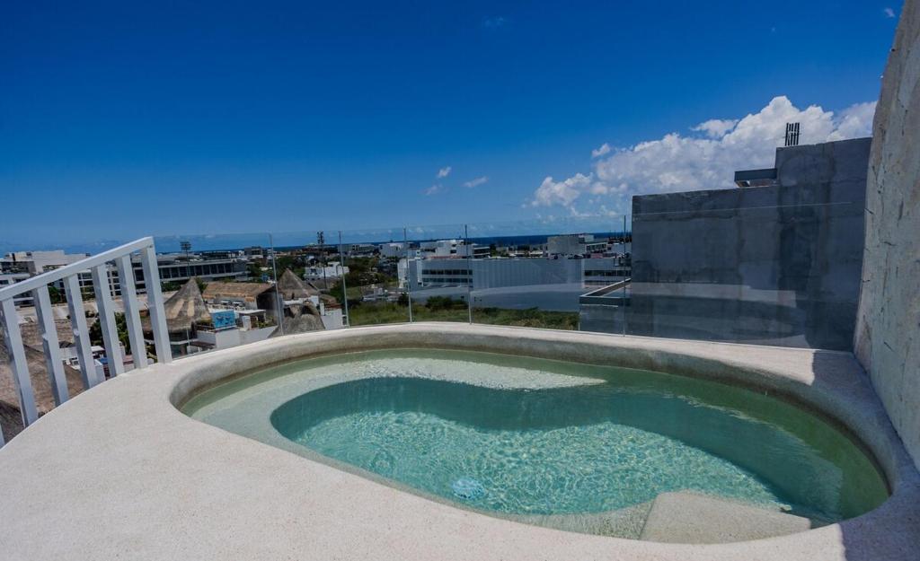 2BR Penthouse Private Rooftop Pool Near 5th Ave - 2