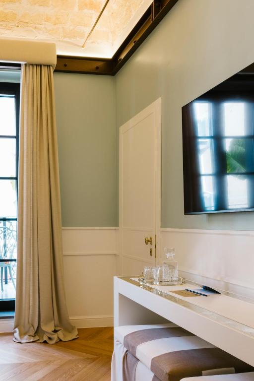 Palazzo Firenze Luxury Rooms - 5