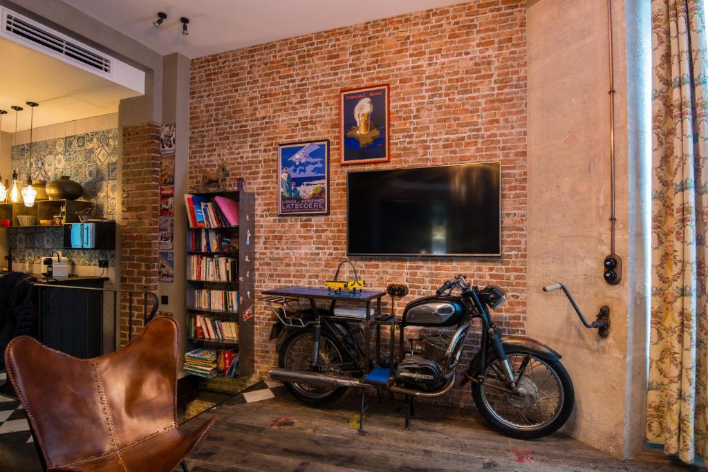 Luxury Industrial Suite with Private Hammam at Paris Montparnasse - 3