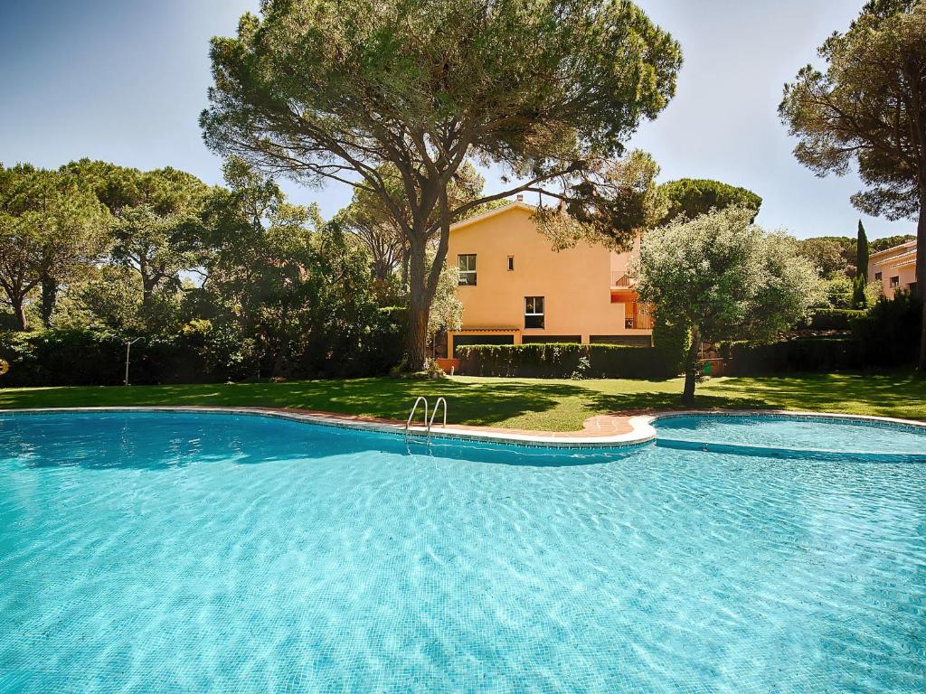 Hermosa Villa en Sant Feliu de Guíxols con Piscina Comunitaria - ES-209-80 - 3