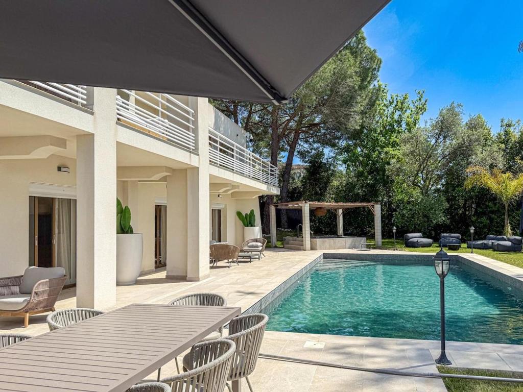 Villa Sarah - Luxury Villa Near Cannes 10 Suites - 1
