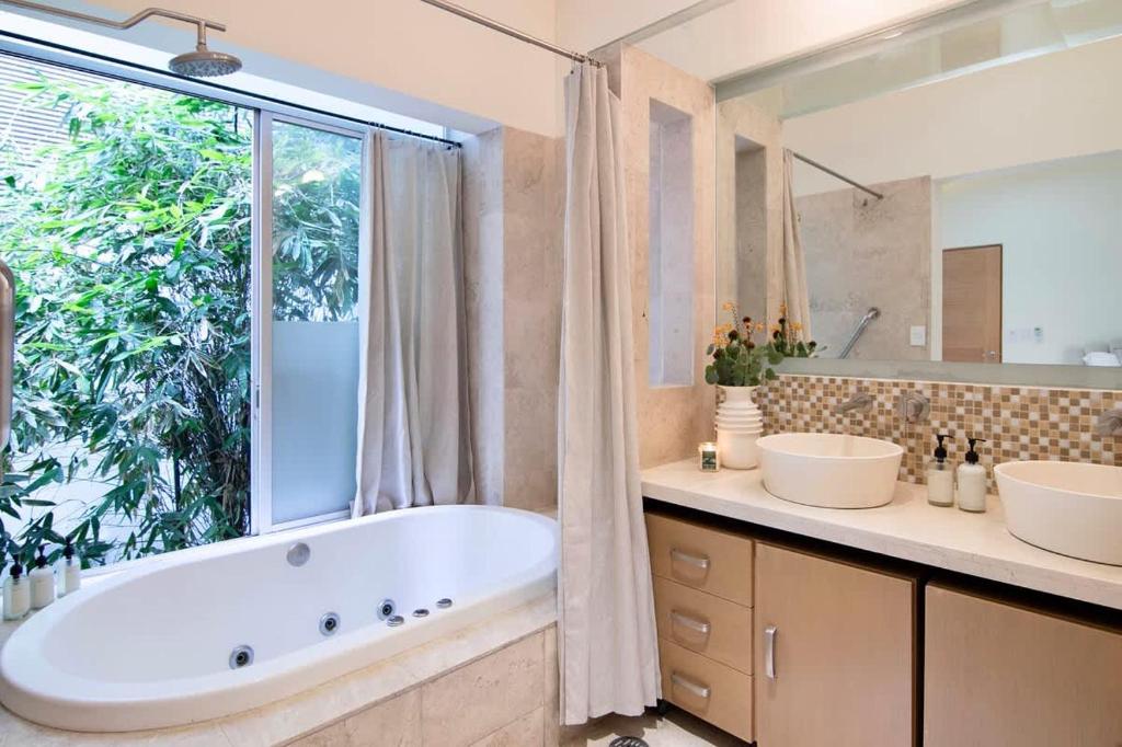 Thoughtfully curated Villa Condesa with AC and Terraces - 3