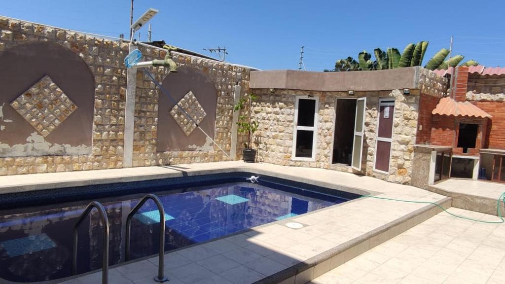 Casa Amplia con Piscina Privada cerca del Malecón - 2