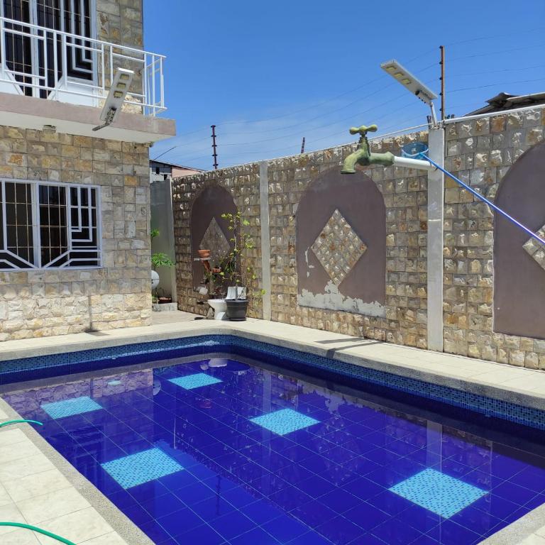 Casa Amplia con Piscina Privada cerca del Malecón - 1