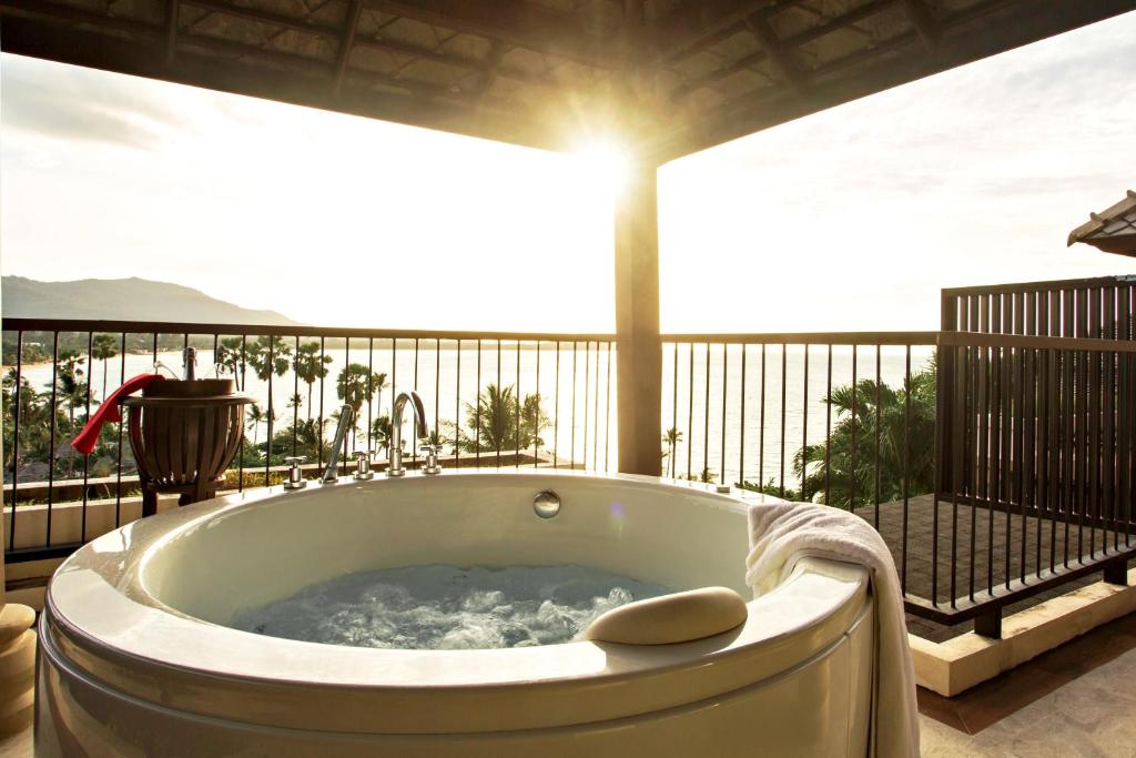 Full-sized bathtubs