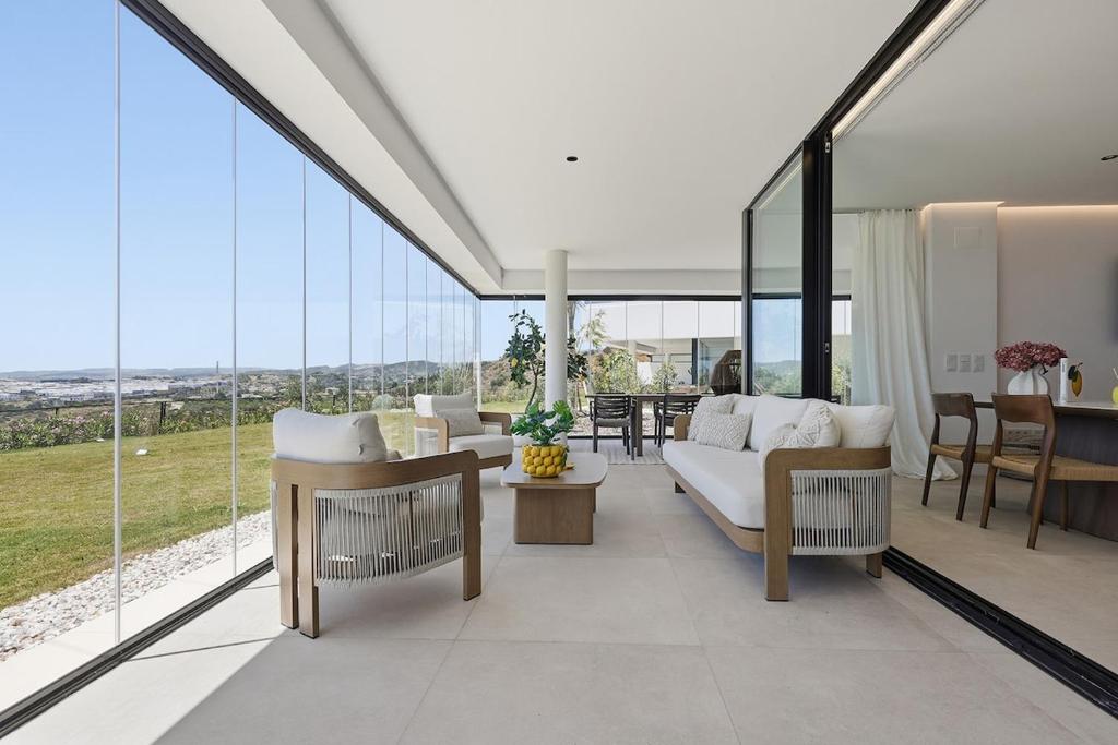 4 Bedroom Sea View Apartment at Estepona Hills - 2