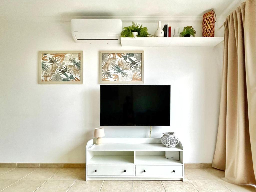 ESTRELLA CANARIA - Los Cristianos, AC, pool, fibre net, tv channels - 3