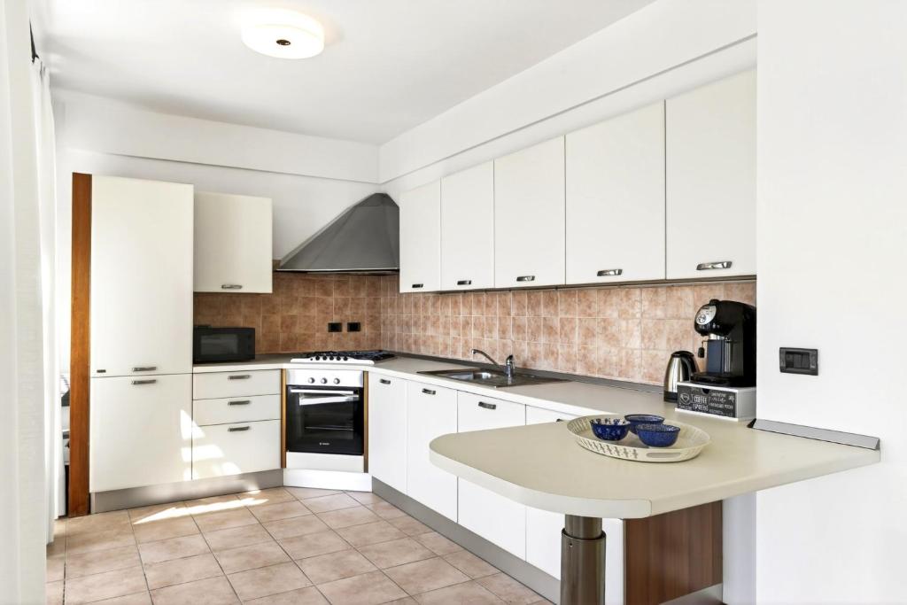 Apartment in Villa Vera Torri del Benaco - 3
