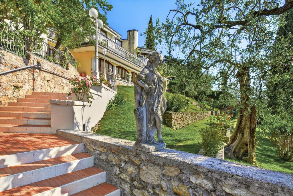Apartment in Villa Vera Torri del Benaco - 4