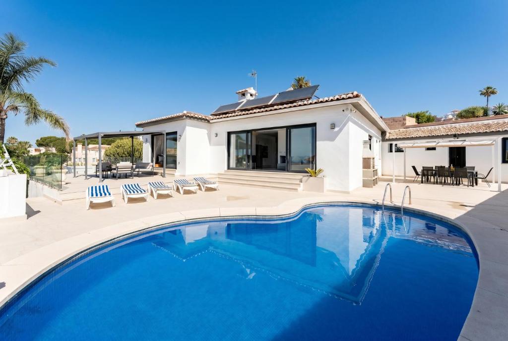 MalagaSuite Villa Riviera Pearl - 1