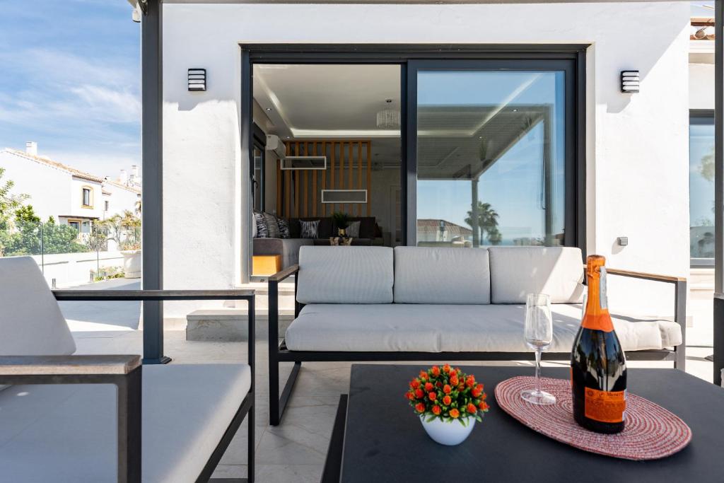 MalagaSuite Villa Riviera Pearl - 2