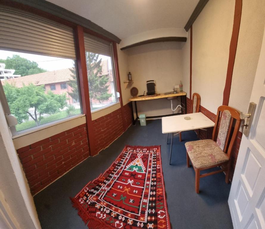 Mini studio 4 - 4