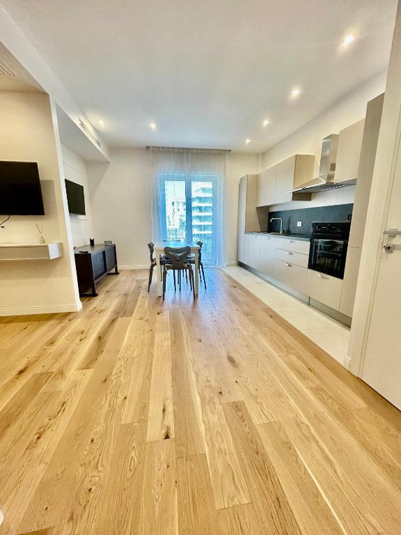Homeclass Luxury - 1