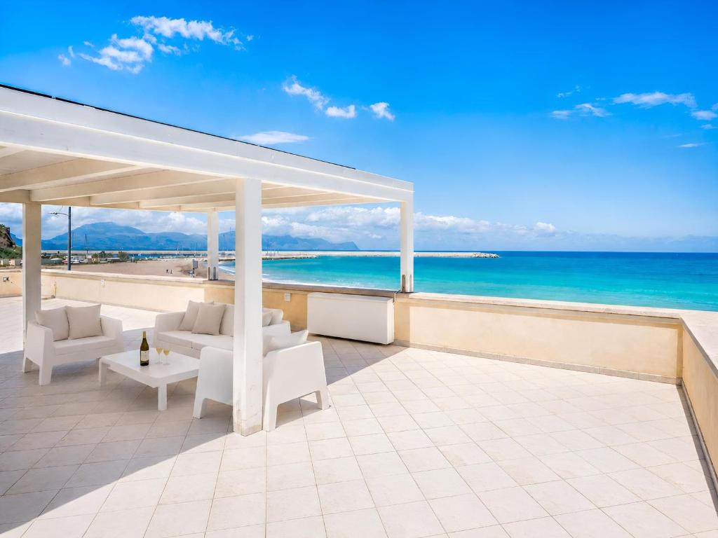 Villa La Battigia con piscina privata, fronte mare - 4