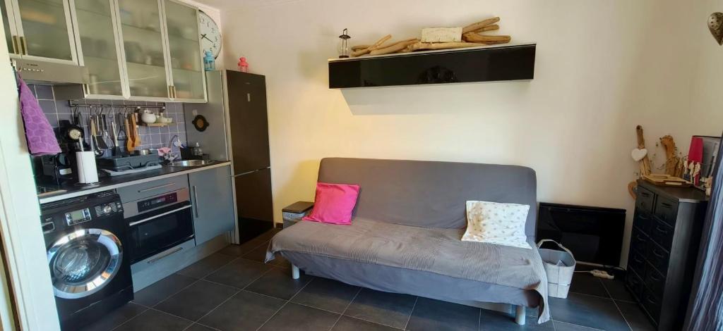 Studio in Saint-Aygulf with direct beach access - 2
