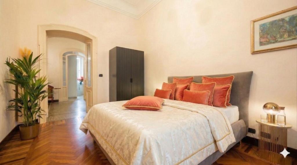 Torino - House of Dragons Historic Palace Apartment, Walk to Centre & Metro 2 min - 3