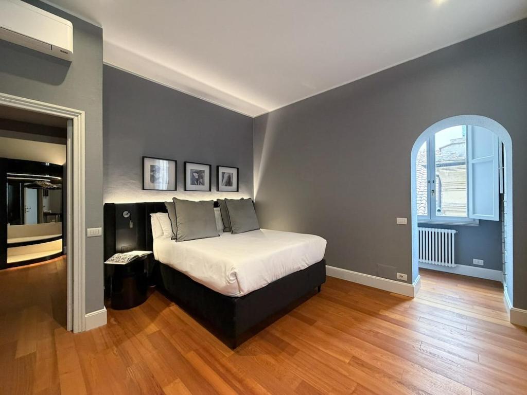 The Condotti Boutique Luxury Apartment 3Bd 2Bth At Spanish Steps - 2