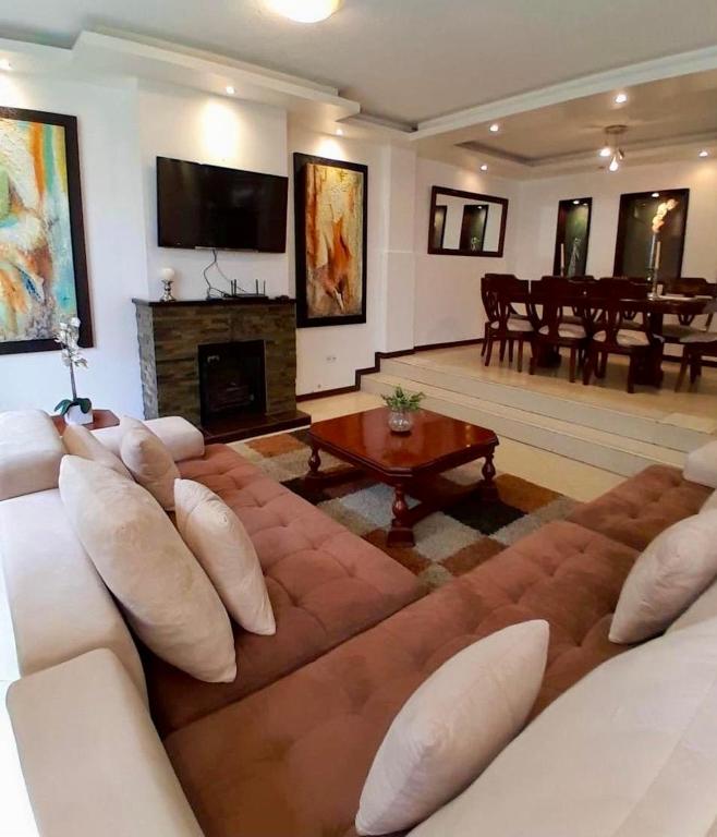 Hospedaje en Quito Norte, Apartamento & Suite independientes - 3