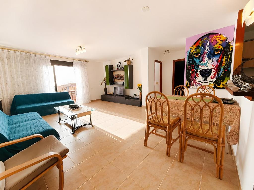 2 Bedroom Apartment Callao Salvaje - 3