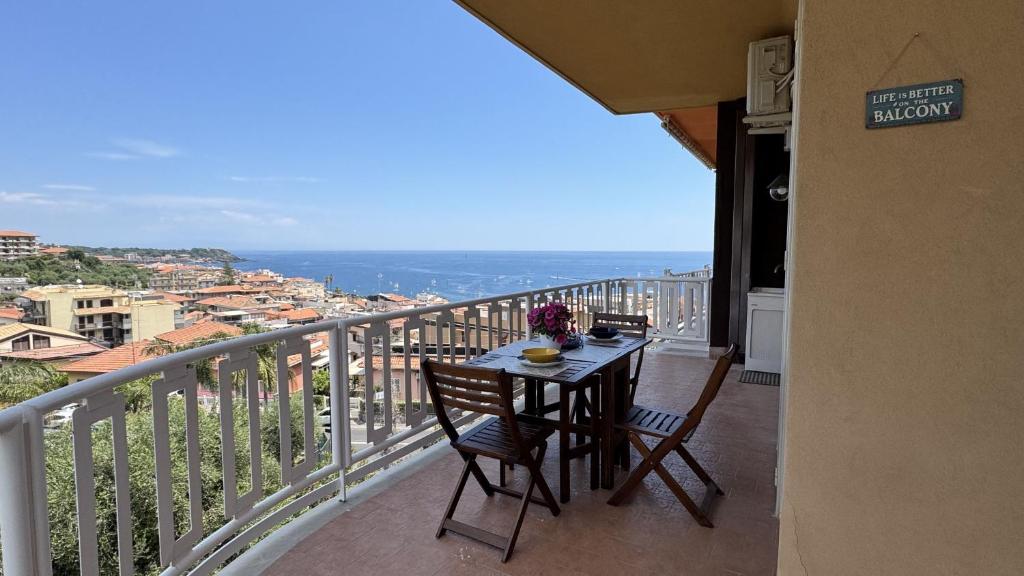 Il balcone sul borgo - 2