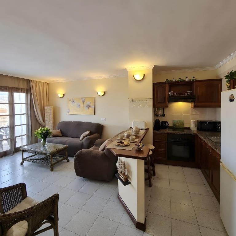 Las Americas 2 bedroom apartment - 5