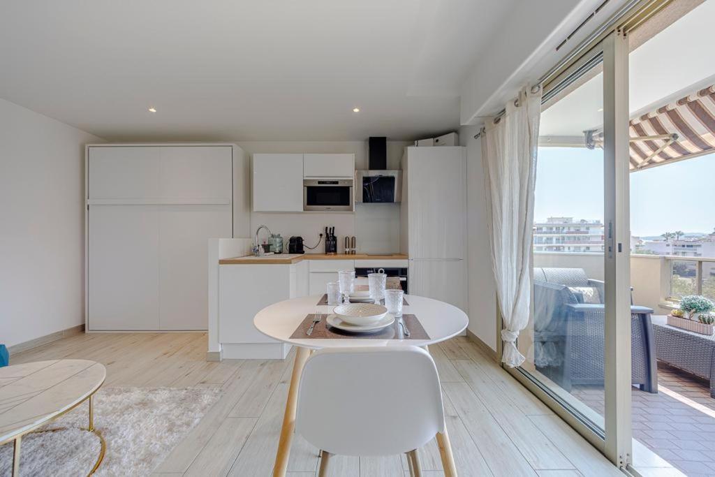 Superb Renovated Studio - Terrace - Beach 2 min away - 4
