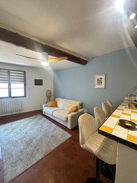 Aix Centre Rue d'Italie - T2 40m2 Rénové - à 2 pas du Cours Mirabeau - 5