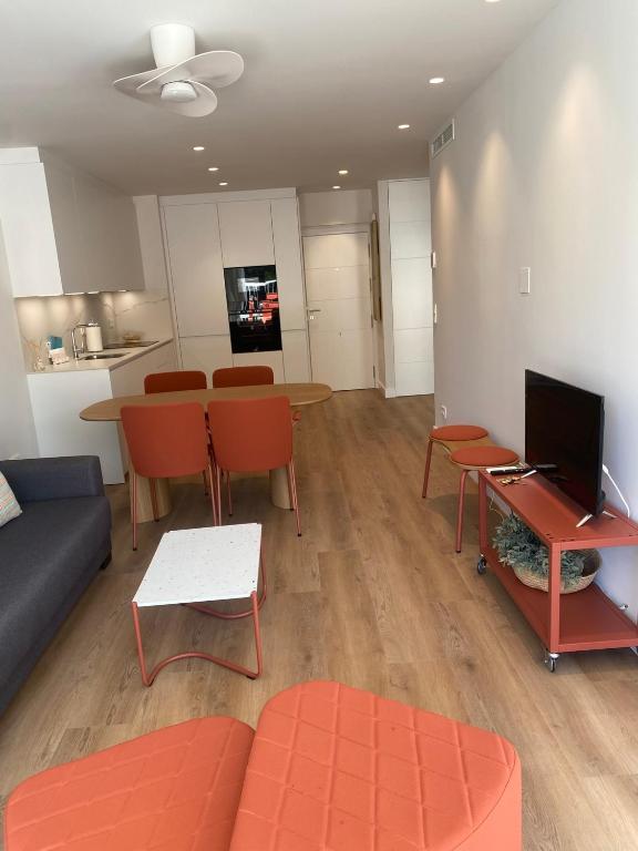 Luminoso apartamento en segunda línea playa 436 - 1