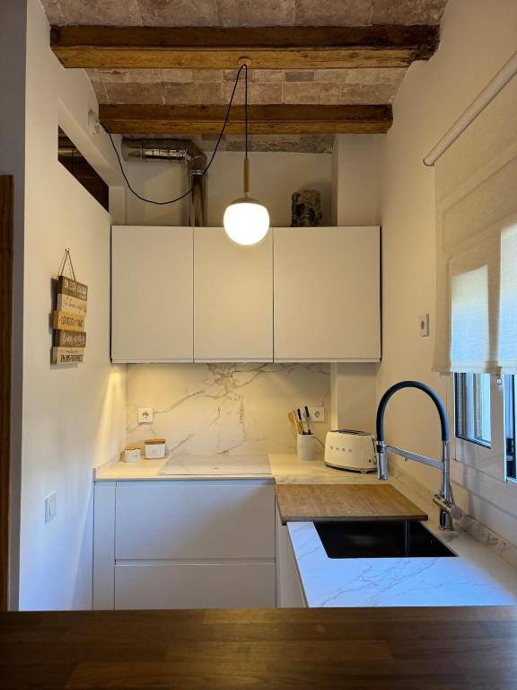 Beachside Apartment 2 Min Walk - 2